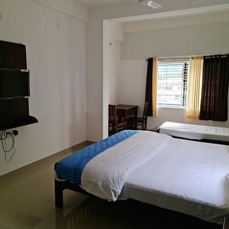 Hotel Blue Rays Bainduru Bagian luar foto