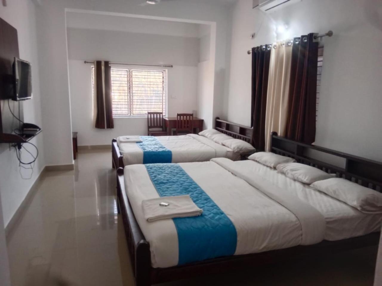Hotel Blue Rays Bainduru Bagian luar foto