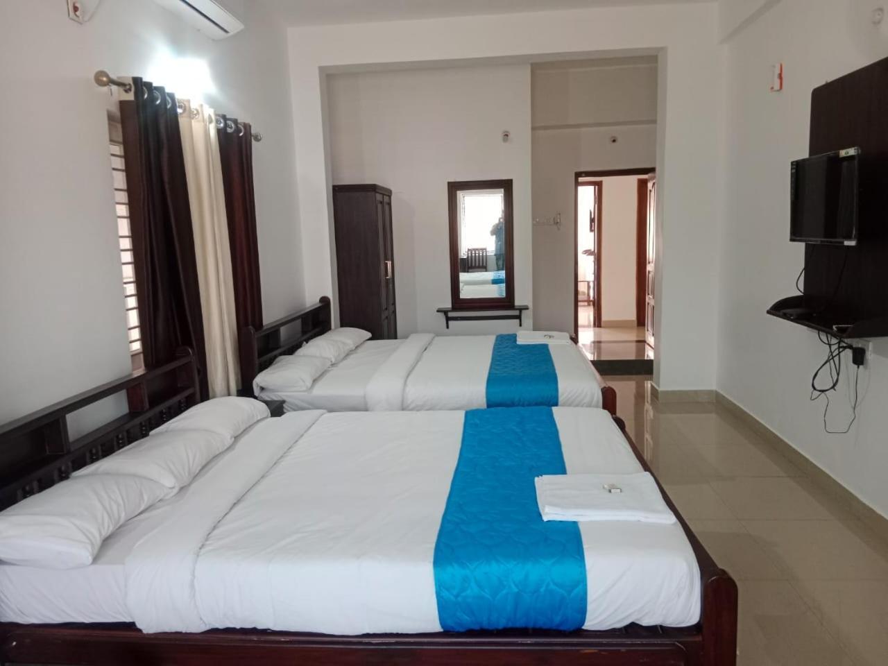 Hotel Blue Rays Bainduru Bagian luar foto