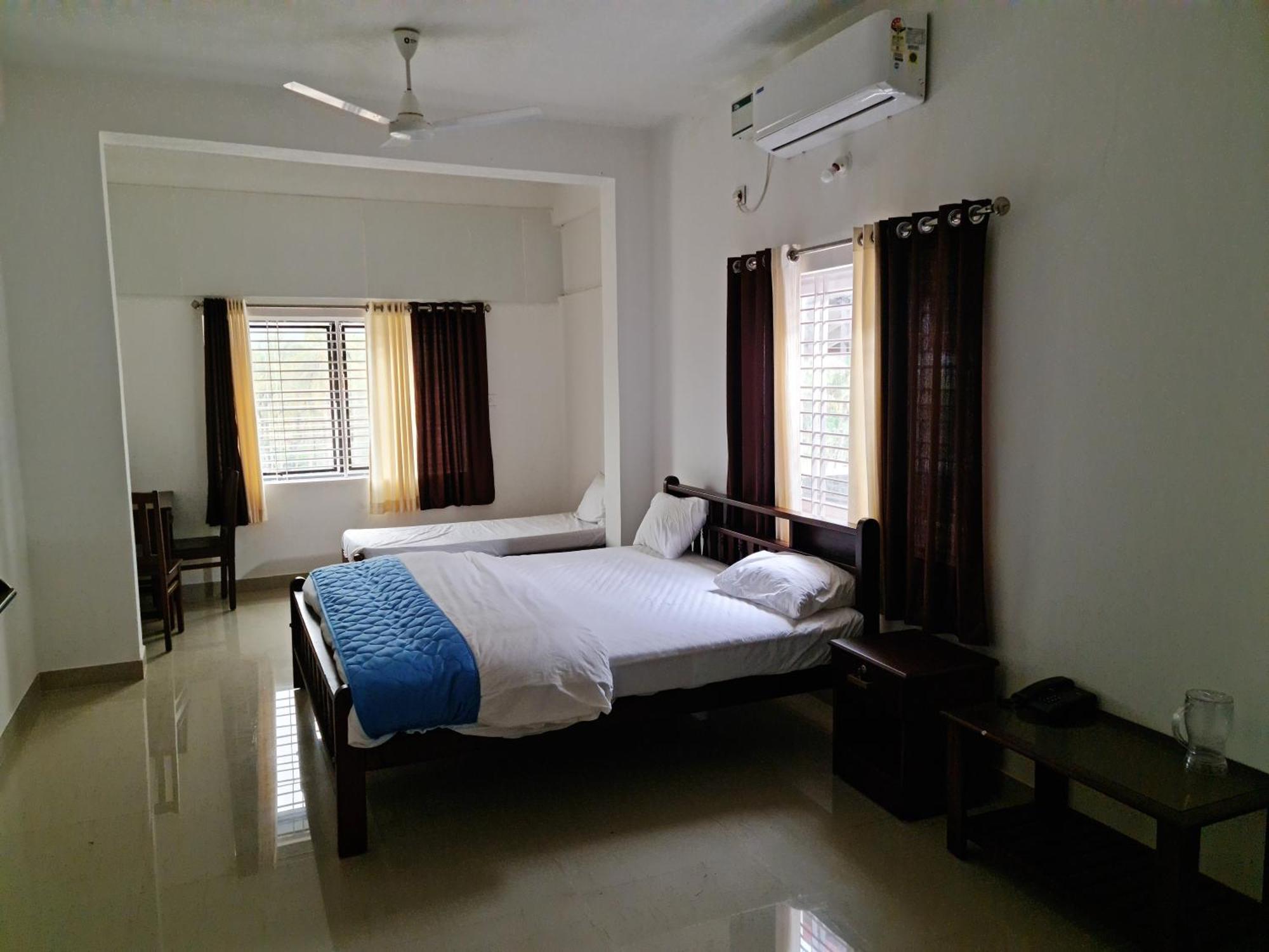 Hotel Blue Rays Bainduru Bagian luar foto